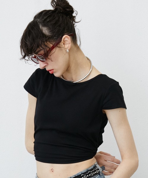 uyu.（ウユ）の「バッグオープンカップ付きカットソー（Tシャツ/カットソー・レディース・グリーン/ホワイト/ブラック・FREE）」の3枚目の写真
