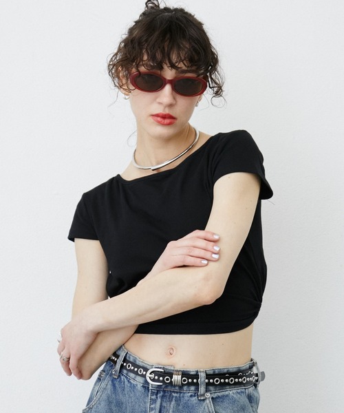 uyu.（ウユ）の「バッグオープンカップ付きカットソー（Tシャツ/カットソー・レディース・グリーン/ホワイト/ブラック・FREE）」の4枚目の写真
