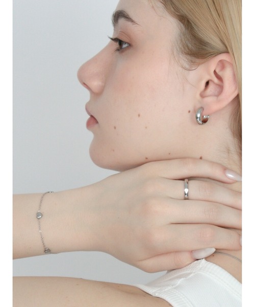 Bilan(ビラン)の「【BILAN】ワンタッチフープピアス(サージカルステンレス)(ピアス(両耳用)・レディース・シルバー/ゴールド・FREE)」の12枚目の写真
