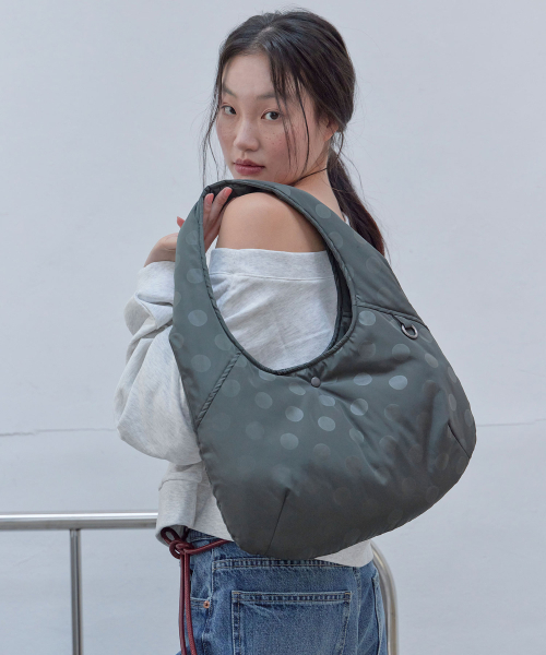 HAVEAWHALE(ハブアホエール)の「dot padding bag (KH)(ショルダーバッグ・レディース・その他・FREE)」の2枚目の写真