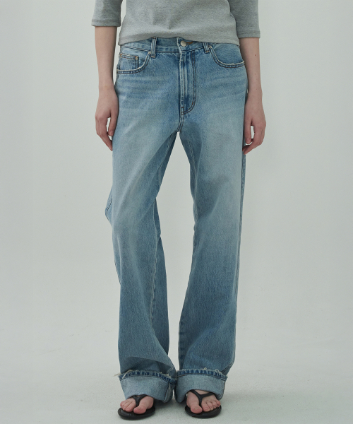 MOTT(モット)の「サイドロールアップデニム-ライトブルー(デニムパンツ・レディース・その他・LARGE/SMALL/MEDIUM)」の1枚目の写真