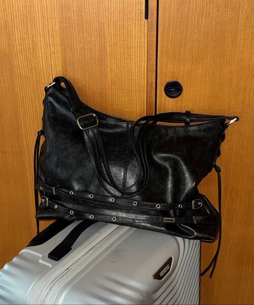 ORDINARY HOLIDAY（オーディナリー ホリデー）の「BELTED BIG BAG [RED]（ショルダーバッグ・レディース・その他・FREE）」の6枚目の写真