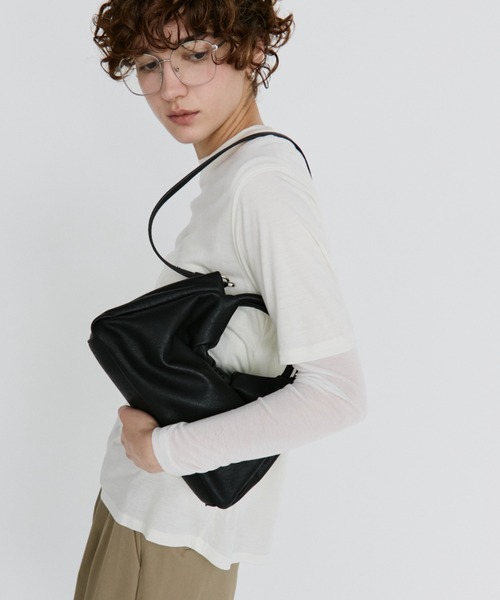 arholiday.standard（エーアールホリデースタンダード）の「2way ring handle gathered bag / 2WAYリングハンドルギャザーバッグ（ハンドバッグ・レディース・ブラウン/ブラック・FREE）」の6枚目の写真