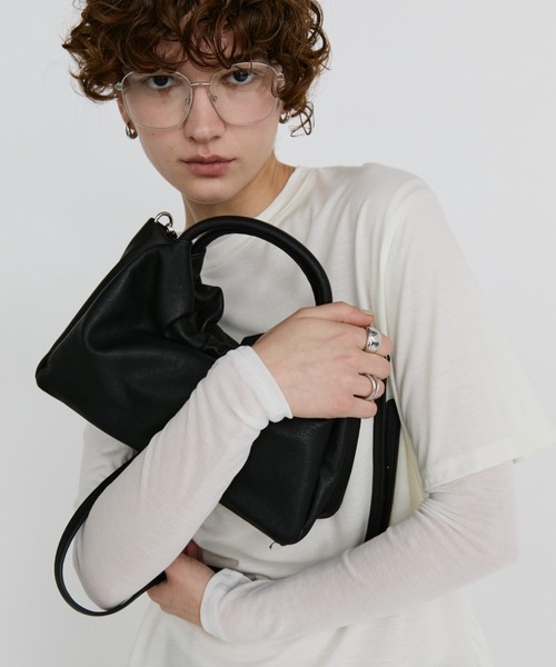 arholiday.standard（エーアールホリデースタンダード）の「2way ring handle gathered bag / 2WAYリングハンドルギャザーバッグ（ハンドバッグ・レディース・ブラウン/ブラック・FREE）」の4枚目の写真