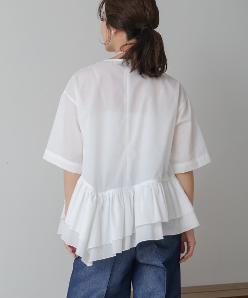 Bou Jeloud(ブージュルード)の「ペプラムフリルTシャツブラウス(シャツ/ブラウス・レディース・オフホワイト・MEDIUM)」の11枚目の写真