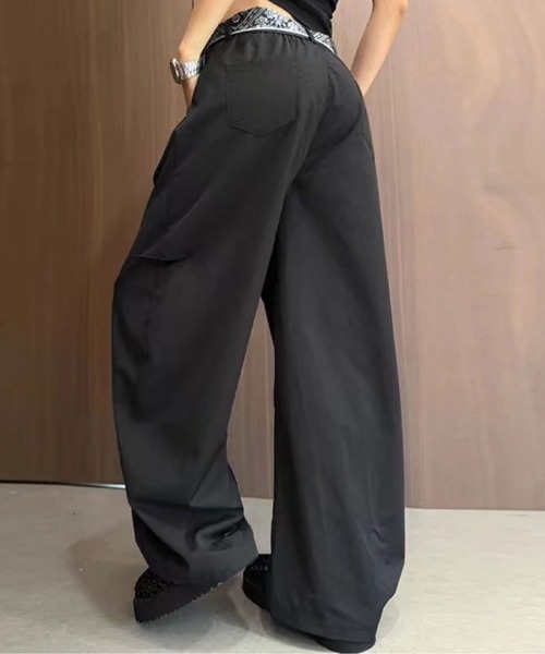 2ly2(トゥーリートゥー)の「ワイドシルエット×ラップ風デザイン美脚パンツ(その他パンツ・レディース・ブラック/ホワイト・FREE)」の3枚目の写真