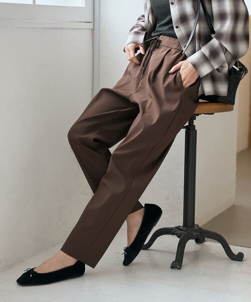 coen(コーエン)の「【定番/秋カラー/ストレッチ性/撥水/UVカット】【シリーズ累計販売数20万本突破】イージービューティーテーパードパンツ(WEB限定サイズ)(その他パンツ・レディース・ダークグレー/ロイヤルブルー/ベージュ/オリーブ/ダークブラウン/ブラック・XS/S/M/L/XL)」の1枚目の写真