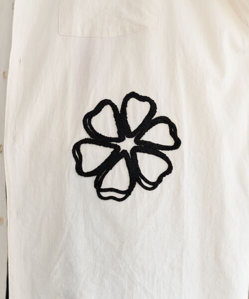 CRAFT STANDARD BOUTIQUE(クラフトスタンダードブティック)の「花柄オープンカラーシャツ(シャツ/ブラウス・メンズ・チャコールグレー/アイボリー/ブラウン・M/L)」の5枚目の写真