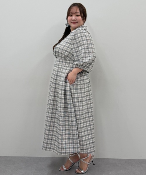marun(マルン)の「<大きいサイズ>チェック柄スキッパーワンピース marun(ワンピース・レディース・ブラック系/ピンク系・L/4L/3L/LL/5L)」の6枚目の写真