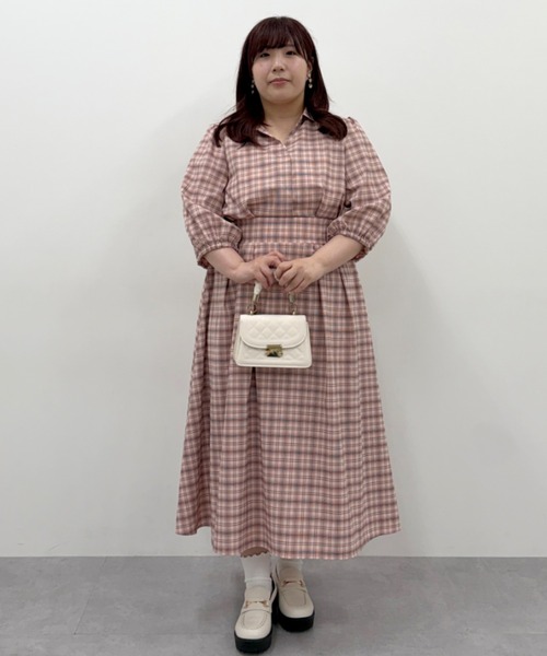 marun(マルン)の「<大きいサイズ>チェック柄スキッパーワンピース marun(ワンピース・レディース・ブラック系/ピンク系・L/4L/3L/LL/5L)」の11枚目の写真