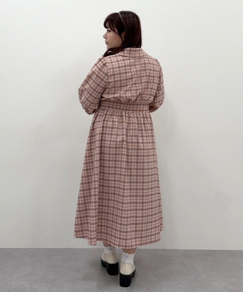 marun(マルン)の「<大きいサイズ>チェック柄スキッパーワンピース marun(ワンピース・レディース・ブラック系/ピンク系・L/4L/3L/LL/5L)」の13枚目の写真