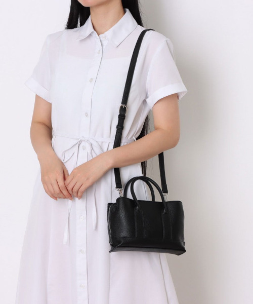 cache cache(カシュ カシュ)の「カシュカシュ cachecache / シボフェイクレザー2wayミニバッグ(ショルダーバッグ・レディース・パイソン/ベージュ系その他/ブラック・FREE)」の2枚目の写真