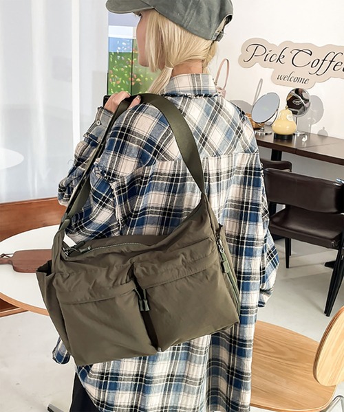 WESTBOY(ウエストボーイ)の「Y2K ツインポケット ナイロンショルダーバッグ WO26W2BG04(ショルダーバッグ・メンズ・グリーン/ブラック・FREE)」の10枚目の写真