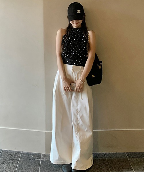 HALEY PESCA(ヘーリーペスカ)の「HALEY PESCA/ドット柄 ホルターネックブラウス トップス(シャツ/ブラウス・レディース・ホワイト/ブラック・MEDIUM/SMALL)」の4枚目の写真