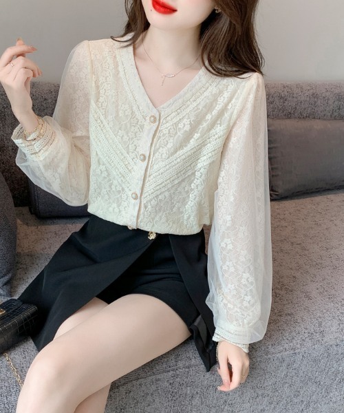 LUCPY(ラクピー)の「レースシフォンVネックブラウス(シャツ/ブラウス・レディース・ホワイト・SMALL/MEDIUM/LARGE/X-LARGE)」の4枚目の写真