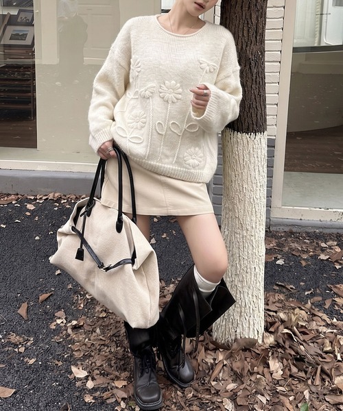 BLoomMe(ブルームミー)の「立体フラワー刺繍ニットプルオーバー(ニット/セーター・レディース・ベージュ/ライトグレー/ホワイト・M)」の7枚目の写真