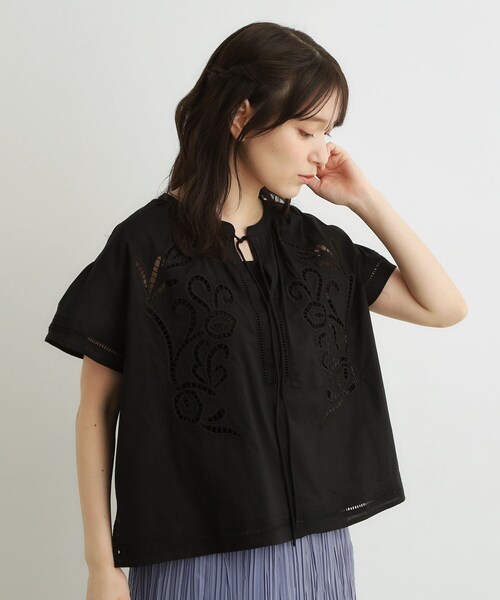 LAURA ASHLEY(ローラアシュレイ)の「【洗える/コットン100%】カットワークレースブラウス(シャツ/ブラウス・レディース・ブラック/オフホワイト・38)」の11枚目の写真