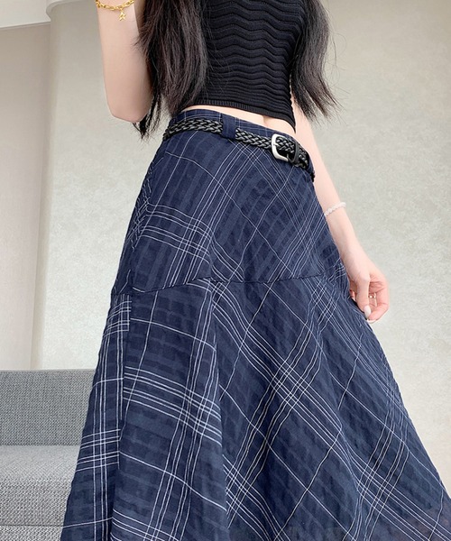 Girly Doll(ガーリードール)の「チェック柄アシメヘムベルト付きスカート(スカート・レディース・ネイビー/ホワイト・M/L)」の4枚目の写真