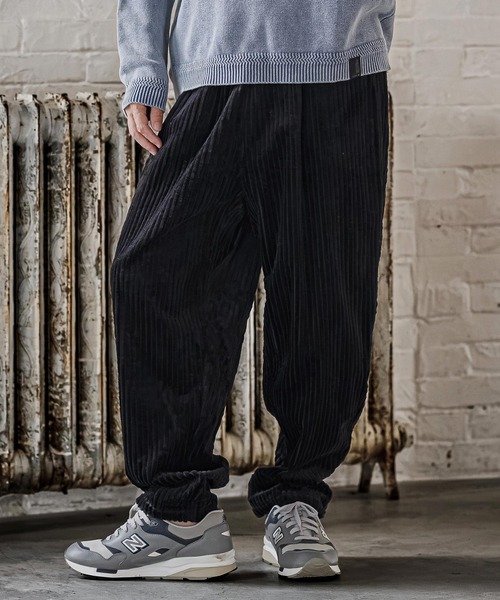 CAMBIO(カンビオ)の「mp15331- Wide Corduroy Balloon Pants コーデュロイバルーンパンツ(CAM26AW-023)(その他パンツ・メンズ・ブラック/ベージュ/ブラウン・S/M/L)」の2枚目の写真