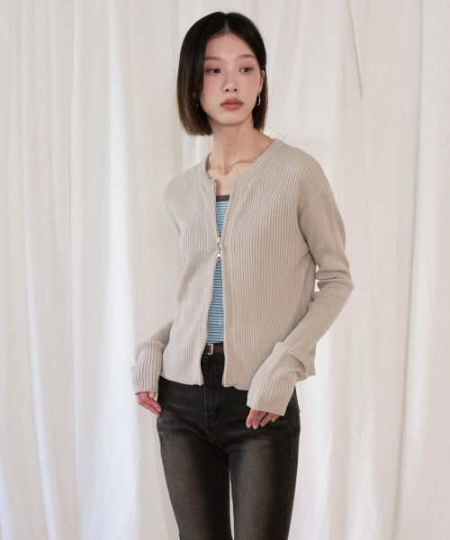 VLETI（ブレッティ）の「Ribbed Two-way zip up Cardigan (GrayBeige)（カーディガン/ボレロ・レディース・グレイッシュベージュ・FREE）」の2枚目の写真