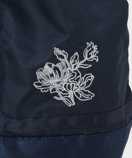 LAURA ASHLEY(ローラアシュレイ)の「【A4収納可/セレモニー/サブバッグにおすすめ】ゴスフォード柄 パッカブルトートバッグ(エコバッグ/サブバッグ・レディース・ベビーピンク/ネイビー・00)」の9枚目の写真