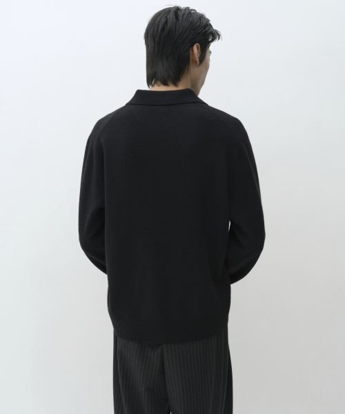 MUSINSA STANDARD（ムシンサスタンダード）の「[ビクトリアウール] スリットネックカラー ニット [ブラック]（ニット/セーター・メンズ・その他・MEDIUM/LARGE/X-LARGE/2XL）」の3枚目の写真