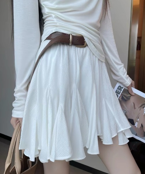 Vipoa(ヴィポア)の「Fairy frill mini skirt(スカート・レディース・ブラック/ホワイト・FREE)」の1枚目の写真