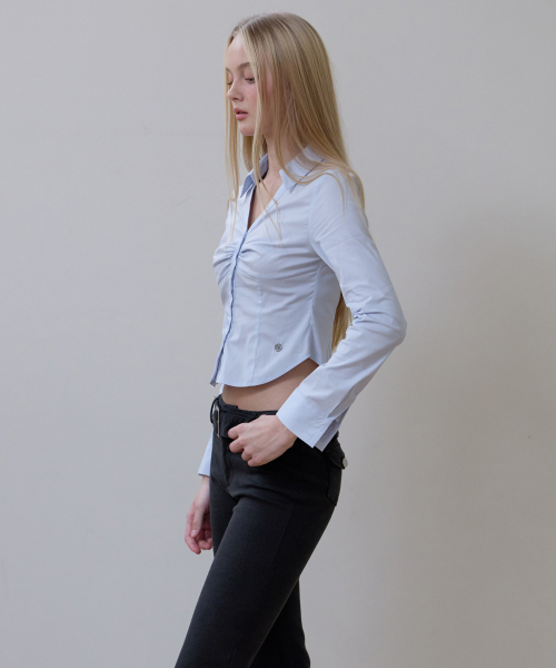 ROSEFRANTZ（ロゼフランツ）の「Ruched Front Slim Shirt [Sky Blue]（シャツ/ブラウス・レディース・スカイブルー・SMALL/MEDIUM）」の4枚目の写真