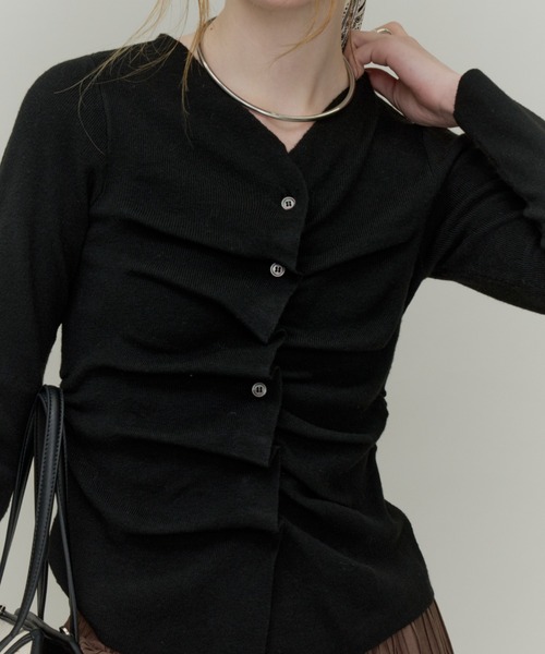 Plumel(プルメル)の「Front Gathered Knit Cardigan / フロントギャザーカーディガン(カーディガン/ボレロ・レディース・アイボリー/チャコールグレー/ブラック・MEDIUM)」の6枚目の写真