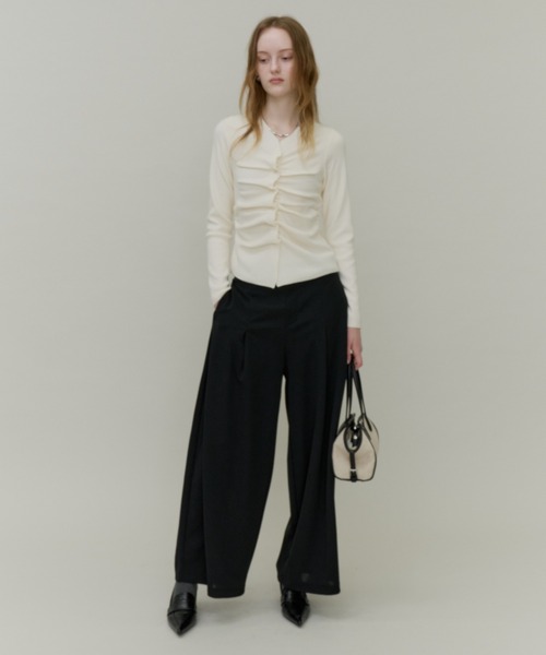 Plumel(プルメル)の「Front Gathered Knit Cardigan / フロントギャザーカーディガン(カーディガン/ボレロ・レディース・アイボリー/チャコールグレー/ブラック・MEDIUM)」の21枚目の写真