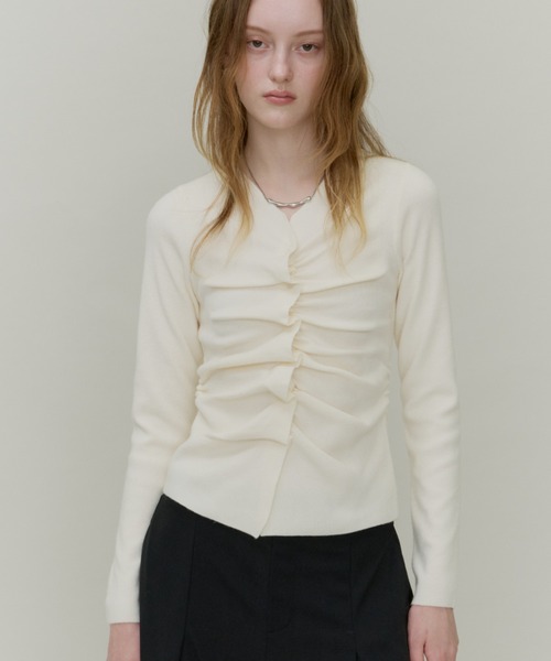 Plumel(プルメル)の「Front Gathered Knit Cardigan / フロントギャザーカーディガン(カーディガン/ボレロ・レディース・アイボリー/チャコールグレー/ブラック・MEDIUM)」の11枚目の写真