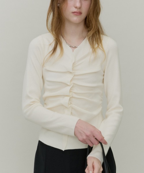Plumel(プルメル)の「Front Gathered Knit Cardigan / フロントギャザーカーディガン(カーディガン/ボレロ・レディース・アイボリー/チャコールグレー/ブラック・MEDIUM)」の14枚目の写真