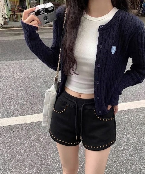 SHEPP(シープ)の「【26年秋冬新作】スタッズデザインスエードショートパンツ(その他パンツ・レディース・ブラック/ブラウン・M/L)」の19枚目の写真