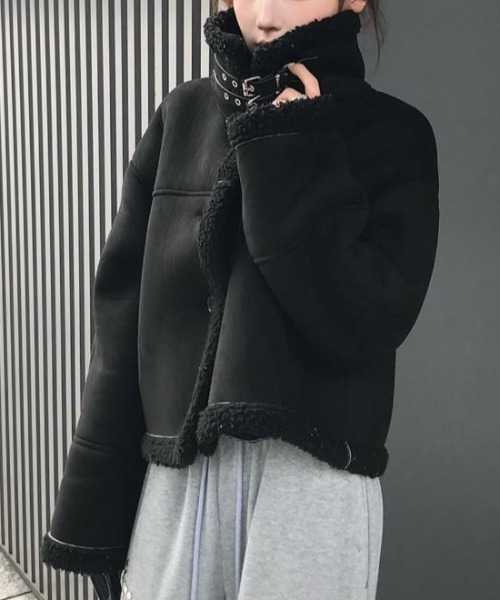 semplice(センプリチェ)の「ショートコート【韓国ファッション】(その他アウター・レディース・ブラック/ブラウン・F)」の4枚目の写真