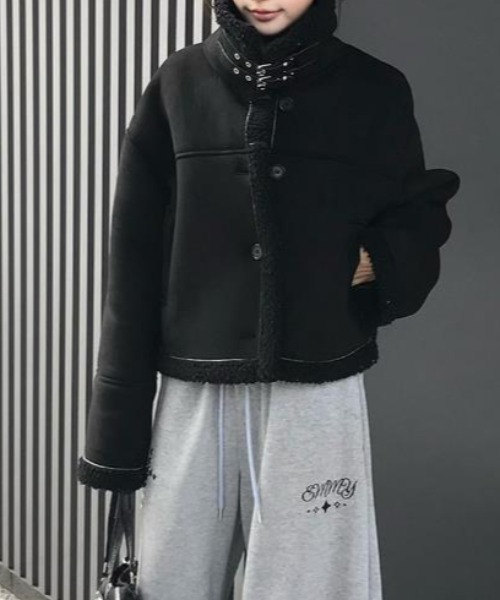 semplice(センプリチェ)の「ショートコート【韓国ファッション】(その他アウター・レディース・ブラック/ブラウン・F)」の3枚目の写真