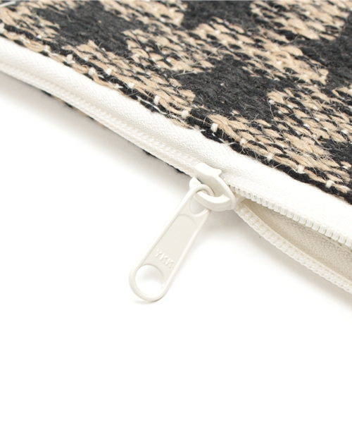 Lilas Campbell（リラキャンベル）の「【Lilas Campbell】 リラキャンベル LP MIX リネン クラッチflags （クラッチバッグ・レディース・ブラック/ホワイト・ONE SIZE）」の7枚目の写真