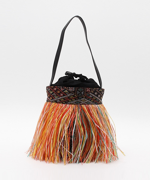 SOLPRESA（ソルプレーサ）の「【SOLPRESA】カラーフリンジバケツ型ショルダー（ショルダーバッグ・レディース・ブラック/ベージュ・FREE）」の12枚目の写真