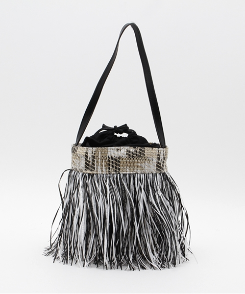 SOLPRESA（ソルプレーサ）の「【SOLPRESA】カラーフリンジバケツ型ショルダー（ショルダーバッグ・レディース・ブラック/ベージュ・FREE）」の13枚目の写真