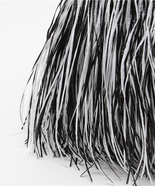 SOLPRESA（ソルプレーサ）の「【SOLPRESA】カラーフリンジバケツ型ショルダー（ショルダーバッグ・レディース・ブラック/ベージュ・FREE）」の5枚目の写真