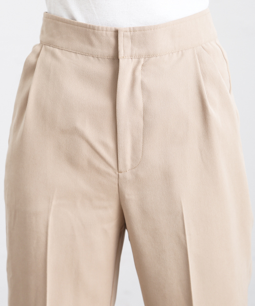Denime(ドゥニーム)の「ハイウエストテーパードパンツ(その他パンツ・レディース・ベージュ/ブラック系その他・FREE)」の8枚目の写真