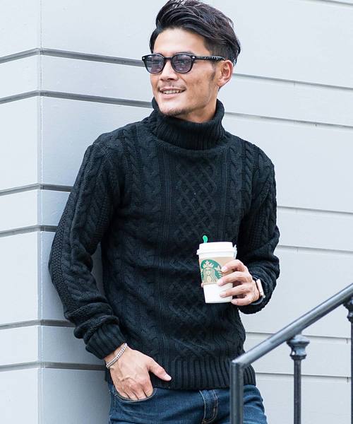 Vicci（ビッチ）の「『vicci/ヴィッチ』ケーブル編みタートルネック長袖ニットセーター（ニット/セーター・メンズ・ホワイト系その他6/ブラック/ブラック系その他2/グレー系その他/ミックスグレー/アイボリー/ホワイト系その他5/ネイビー/ホワイト系その他2/ホワイト系その他4/ブラック系その他/ホワイト系その他/ホワイト系その他3/ワインレッド/キャメル/グレー系その他2/ベージュ/オフホワイト/パープル/カーキ/レッド/ホワイト系その他7/インディゴブルー/ロイヤルブルー/ピンク/モカ/グリーン・L/M/46/44/XL）」の11枚目の写真