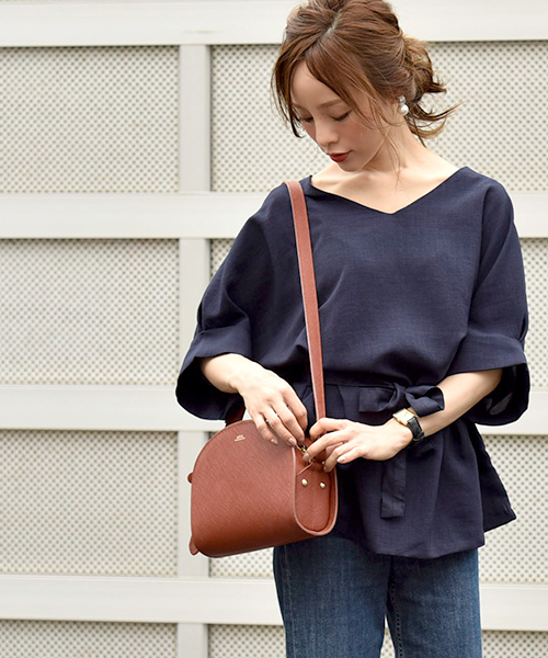 coca(coca)(コカ)の「ウエストリボンVネックドルマントップス(シャツ/ブラウス・レディース・ネイビー・ONE SIZE)」の8枚目の写真