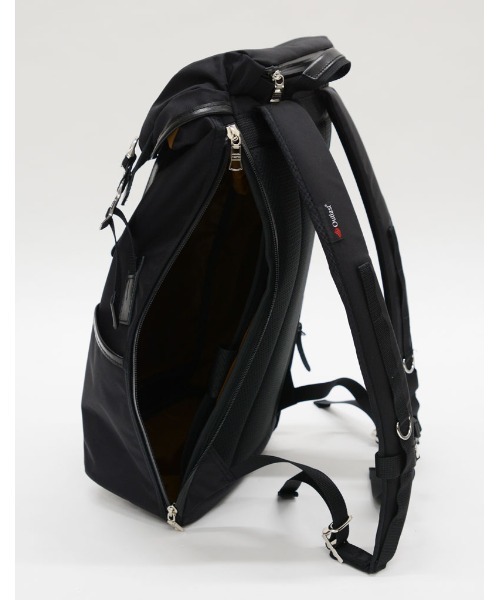 master-piece（マスターピース）の「master-piece / potential　バックパック / 01741-v2（バックパック/リュック・メンズ・ブラック/ネイビー/レッド/キャメル/オリーブ/グリーン/イエロー・FREE）」の14枚目の写真