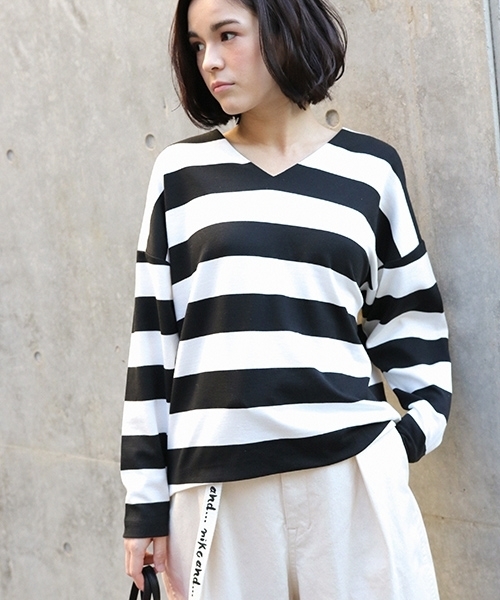 niko and...(ニコアンド)の「TRポリウレタン機能付きVネックプルオーバー(シャツ/ブラウス・レディース・ホワイト/ブラック/その他1/その他2/その他3/ピンク・LARGE/MEDIUM)」の6枚目の写真