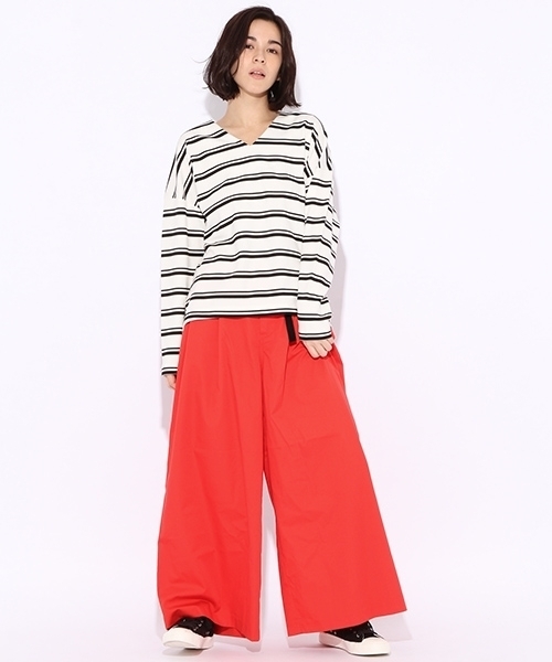 niko and...(ニコアンド)の「TRポリウレタン機能付きVネックプルオーバー(シャツ/ブラウス・レディース・ホワイト/ブラック/その他1/その他2/その他3/ピンク・LARGE/MEDIUM)」の14枚目の写真