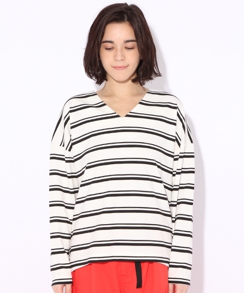 niko and...(ニコアンド)の「TRポリウレタン機能付きVネックプルオーバー(シャツ/ブラウス・レディース・ホワイト/ブラック/その他1/その他2/その他3/ピンク・LARGE/MEDIUM)」の13枚目の写真