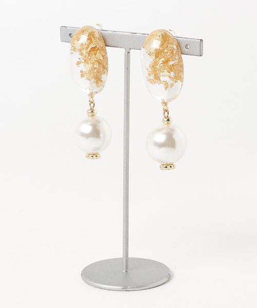 natural couture(ナチュラルクチュール)の「ゴールド埋め込みイヤリング(イヤリング・レディース・ピンク/グリーン/その他1・FREE)」の5枚目の写真