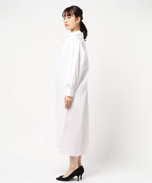 ADAM ET ROPE'(アダムエロペ)の「ギャザーサックワンピース(ワンピース・レディース・ホワイト/ライトグリーン・FREE)」の3枚目の写真