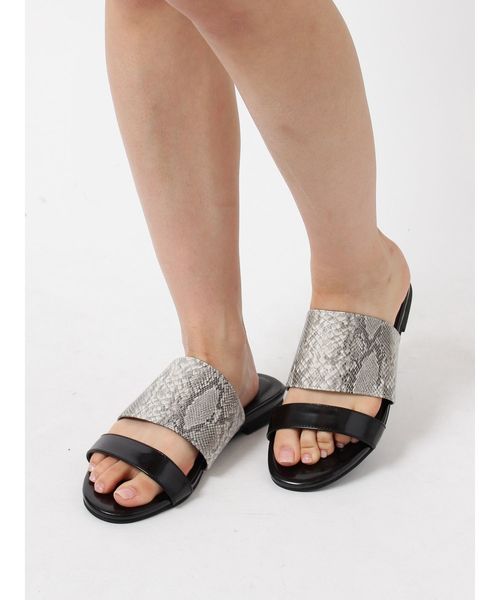 EVRIS(エヴリス)の「パイソンライクフラットサンダル(サンダル・レディース・ブラウン/ブラック・MEDIUM/LARGE)」の12枚目の写真