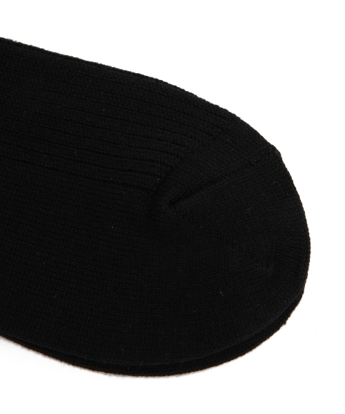 UNITED ARROWS（ユナイテッドアローズ）の「【CLASSY.7月号掲載 UA】UAB 2LINE ハイクルー ソックス ◆（ソックス/靴下・レディース・オフホワイト/ブラック・フリー）」の4枚目の写真